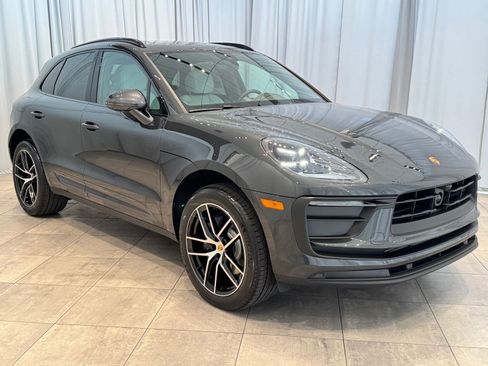 Certified 2025 Porsche Macan image 7