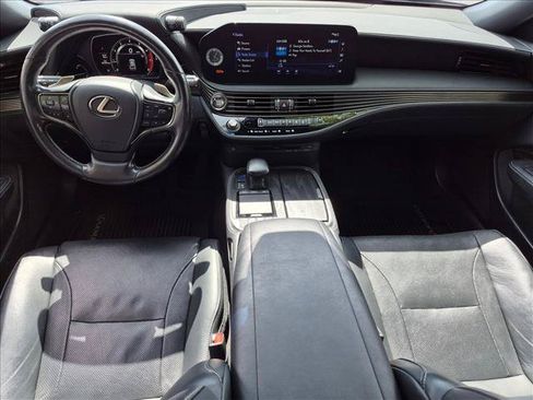 Used 2022 Lexus LS 500 w/ Accessory Package (Z2) RWD image 17