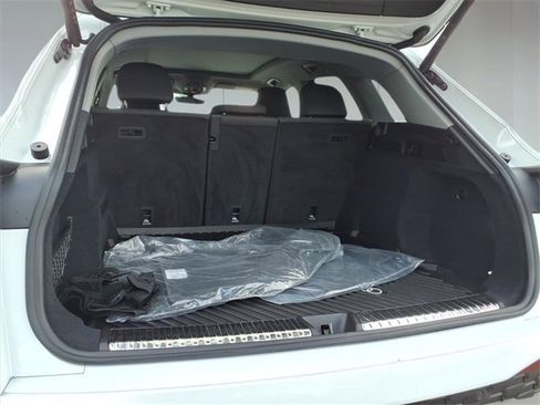 Used 2025 Audi Q5 Premium Plus w/ Premium Plus image 14