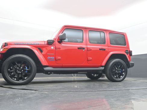 Used 2022 Jeep Wrangler Unlimited Sahara w/ Cold Weather Group AWD/4WD image 27