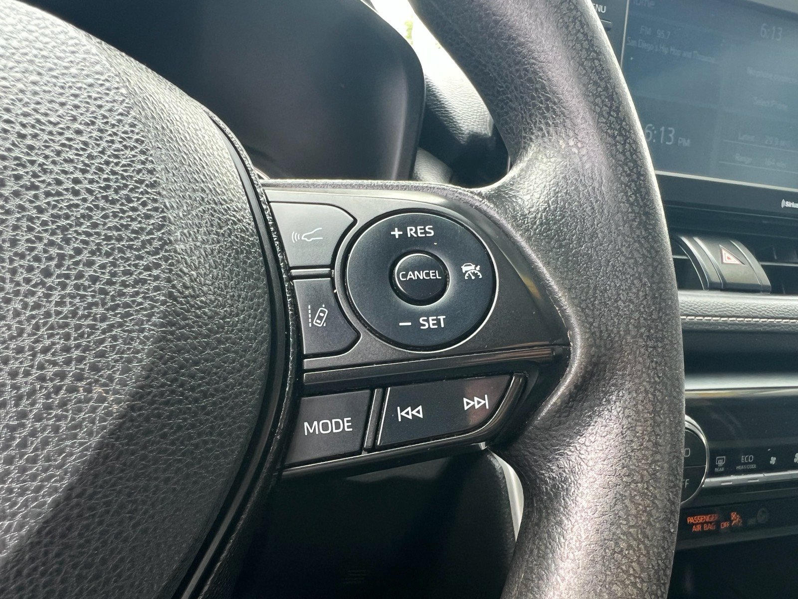 Used 2021 Toyota RAV4 XLE FWD image 15