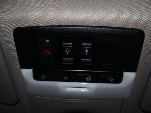 Used 2023 Nissan Rogue SL image 39