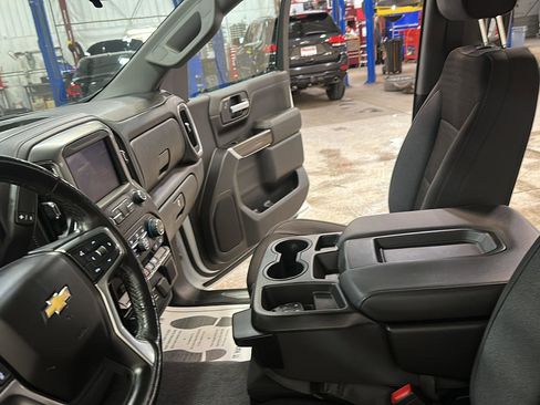 Used 2020 Chevrolet Silverado 1500 LT w/ All-Star Edition image 25