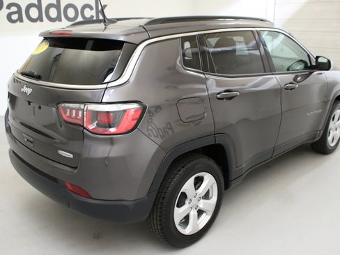 Used 2019 Jeep Compass Latitude AWD/4WD image 9
