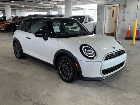 Used 2025 MINI Cooper S FWD image 2