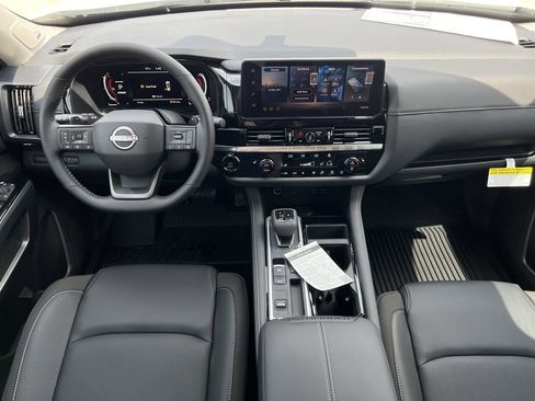 New 2026 Nissan Pathfinder SL FWD image 8