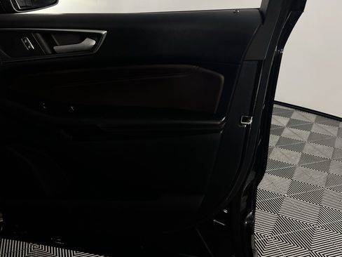 Used 2020 Ford Edge Titanium w/ Equipment Group 301A image 32