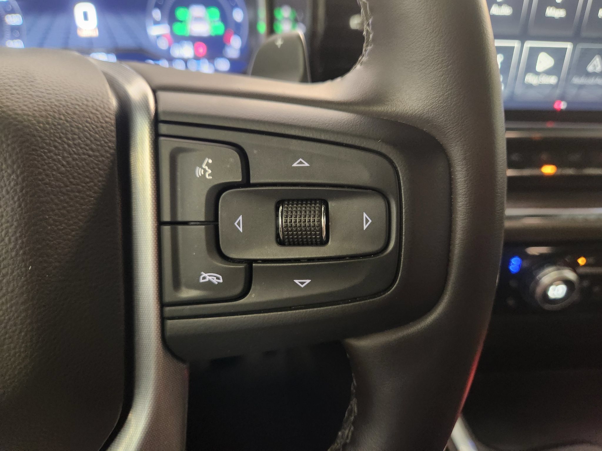 Used 2023 GMC Sierra 1500 SLT AWD/4WD image 30