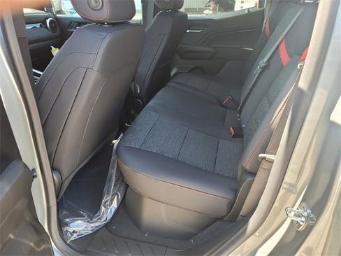 New 2025 Chevrolet Colorado Z71 image 6