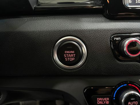 Used 2017 Kia Niro Touring image 21