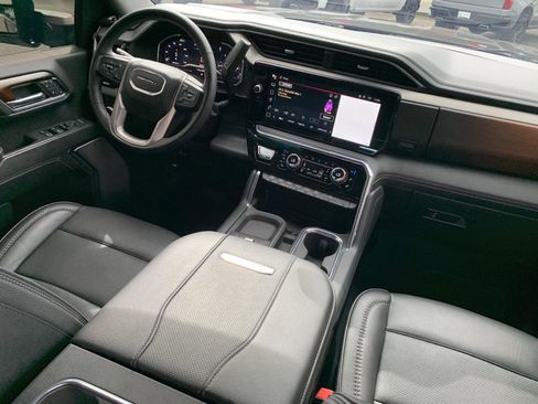 Used 2024 GMC Sierra 2500 Denali image 45