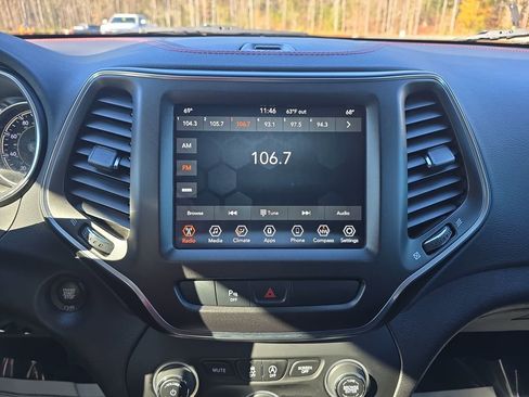 Used 2020 Jeep Cherokee Trailhawk w/ Trailer Tow Group image 25