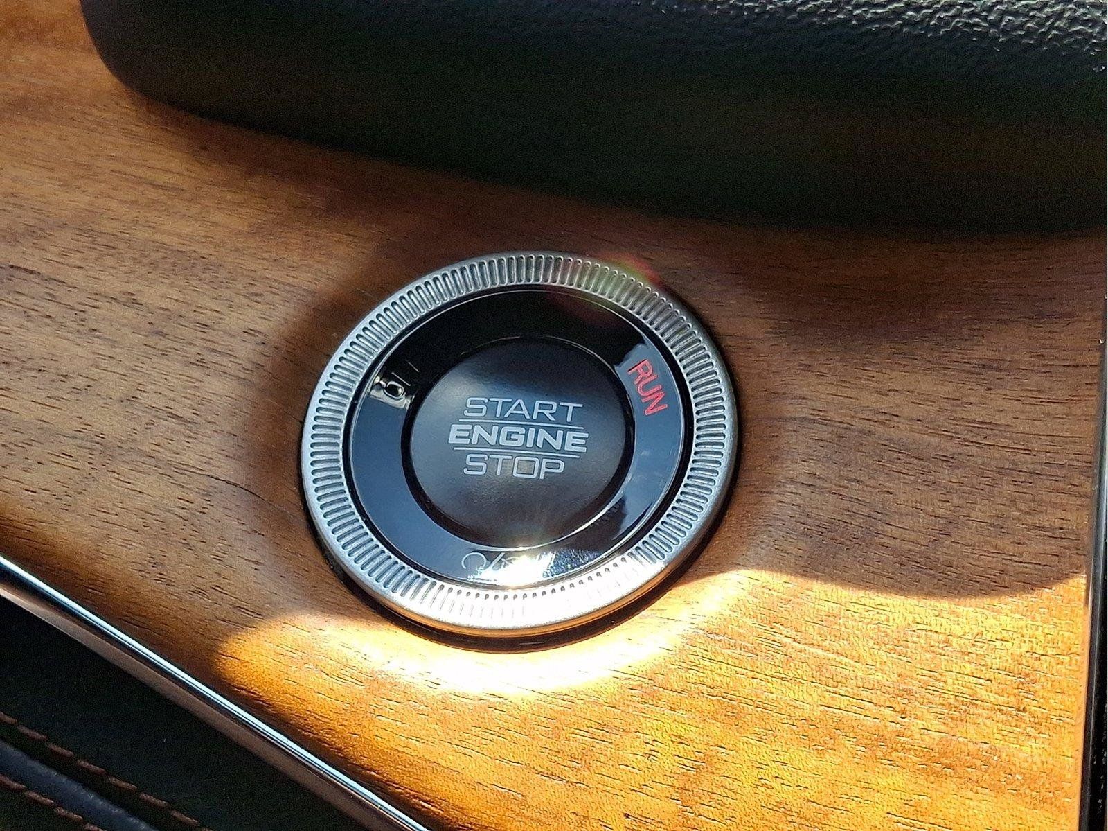Used 2025 Jeep Grand Cherokee Summit AWD/4WD image 23
