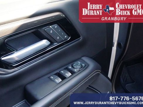 Used 2025 GMC Yukon Elevation w/ LPO, Elevation Black Package AWD/4WD image 15