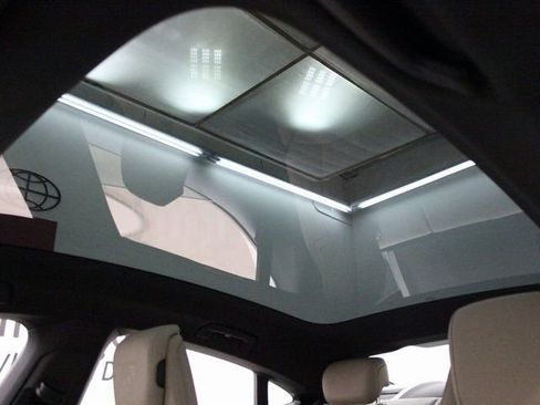 New 2024 Porsche Taycan image 15