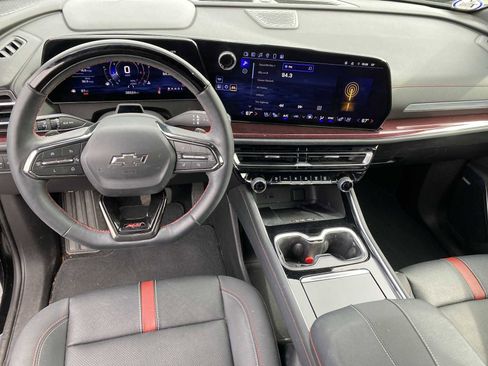 Used 2024 Chevrolet Traverse RS image 18