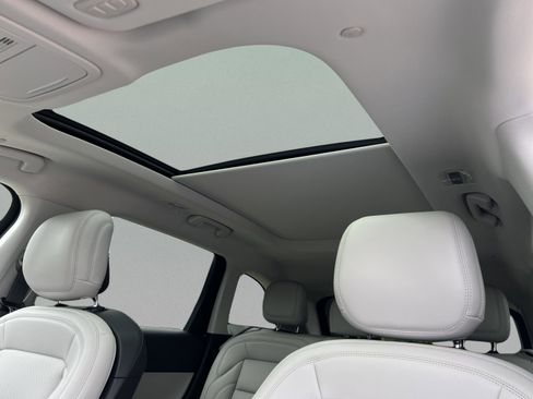 New 2026 Lincoln Nautilus Premier w/ Equipment Group 102A AWD/4WD image 23