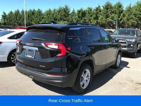 Used 2024 GMC Terrain SLE w/ Driver Convenience Package AWD/4WD image 11