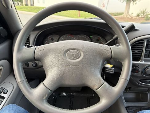 Used 2001 Toyota Sequoia Limited image 18