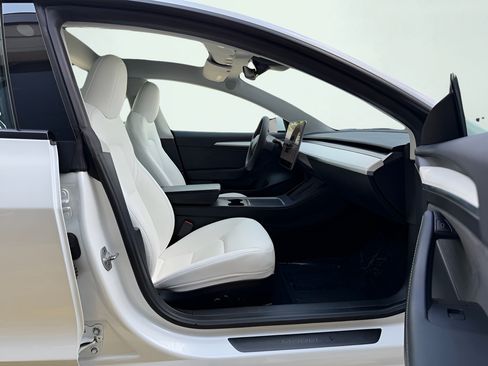 Used 2023 Tesla Model 3 Standard Range RWD image 38