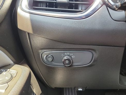 Used 2023 Chevrolet Equinox LT w/ LPO, Floor Liner Package FWD image 14