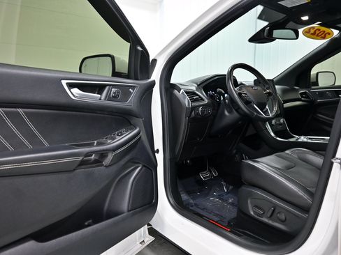 Used 2022 Ford Edge ST w/ Equipment Group 401A AWD/4WD image 4