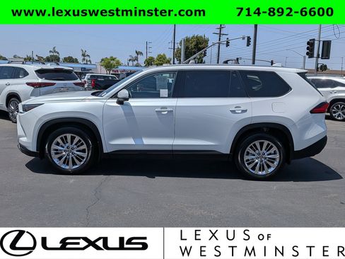 Used 2024 Toyota Grand Highlander AWD image 13