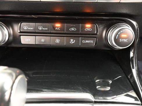 Used 2022 Kia Stinger GT-Line image 26