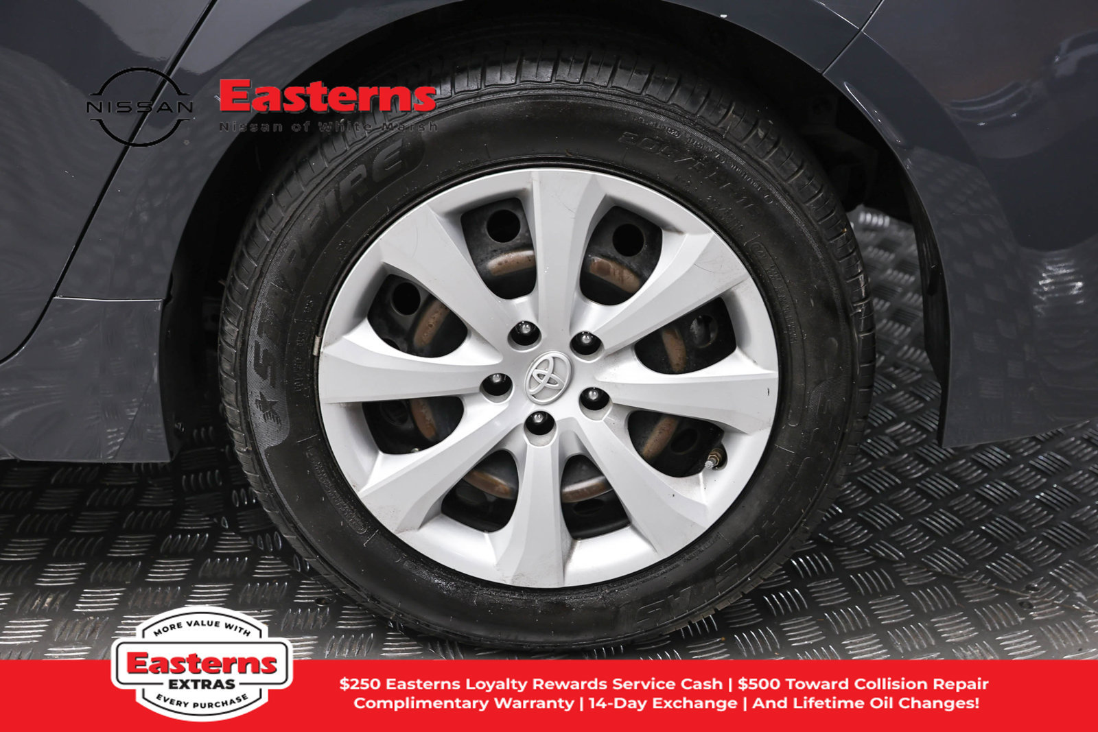 Used 2023 Toyota Corolla LE w/ Carpet Mat Package (TMS) FWD image 10