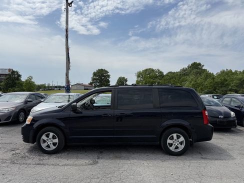 Used 2010 Dodge Grand Caravan Hero FWD image 3