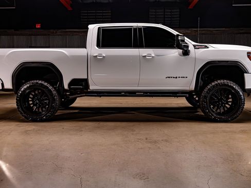 Used 2023 GMC Sierra 3500 AT4 w/ AT4 Preferred Package image 11