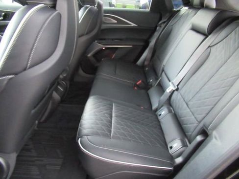 New 2026 Cadillac Lyriq V image 29