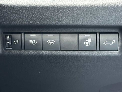 Used 2022 Toyota RAV4 XLE Premium image 29