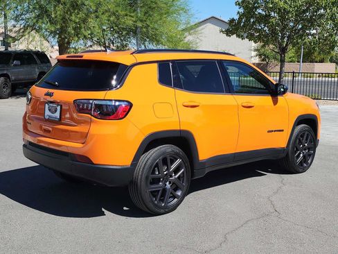 Used 2026 Jeep Compass Latitude AWD/4WD image 8