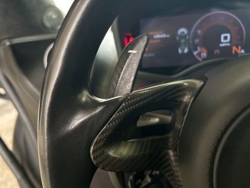 Used 2020 McLaren 570S Spider image 39