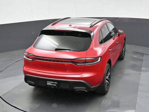 Certified 2024 Porsche Macan AWD/4WD image 29