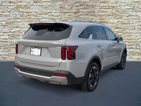 Certified 2026 Kia Sorento S w/ S Panoramic Sunroof Package FWD image 7