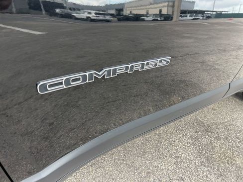 Certified 2022 Jeep Compass Limited image 19