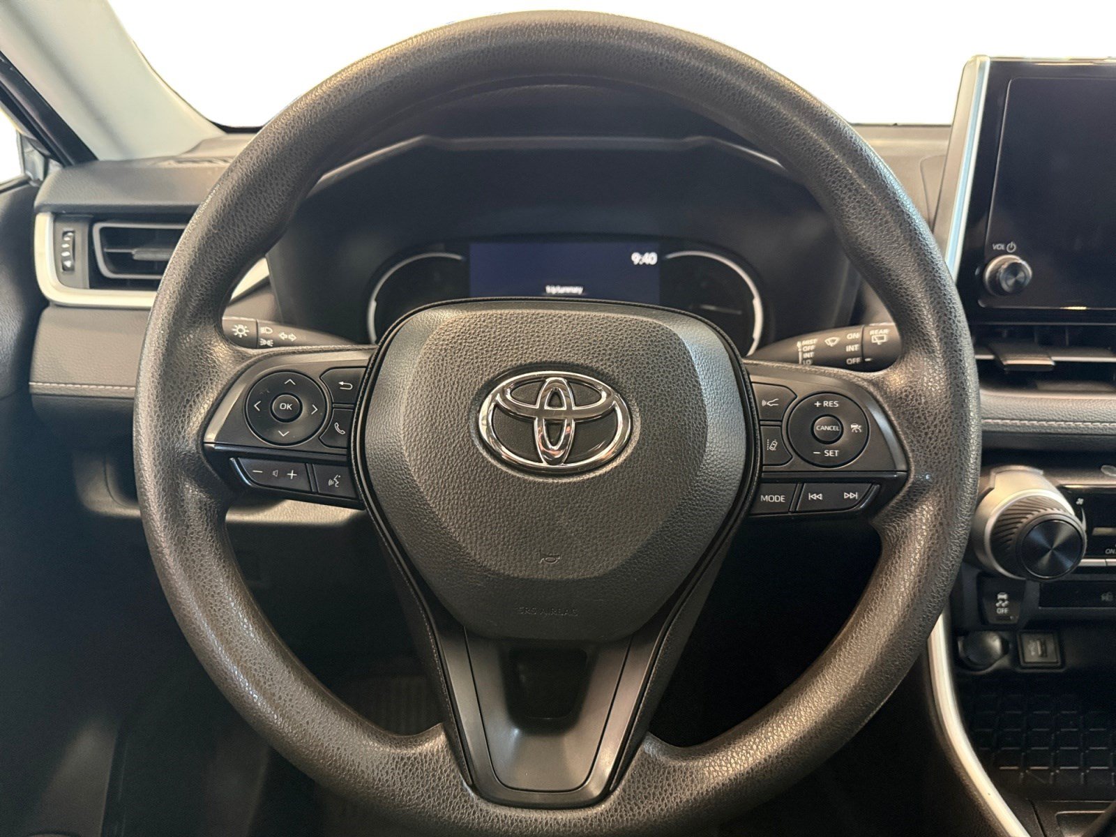 Used 2023 Toyota RAV4 LE FWD image 11