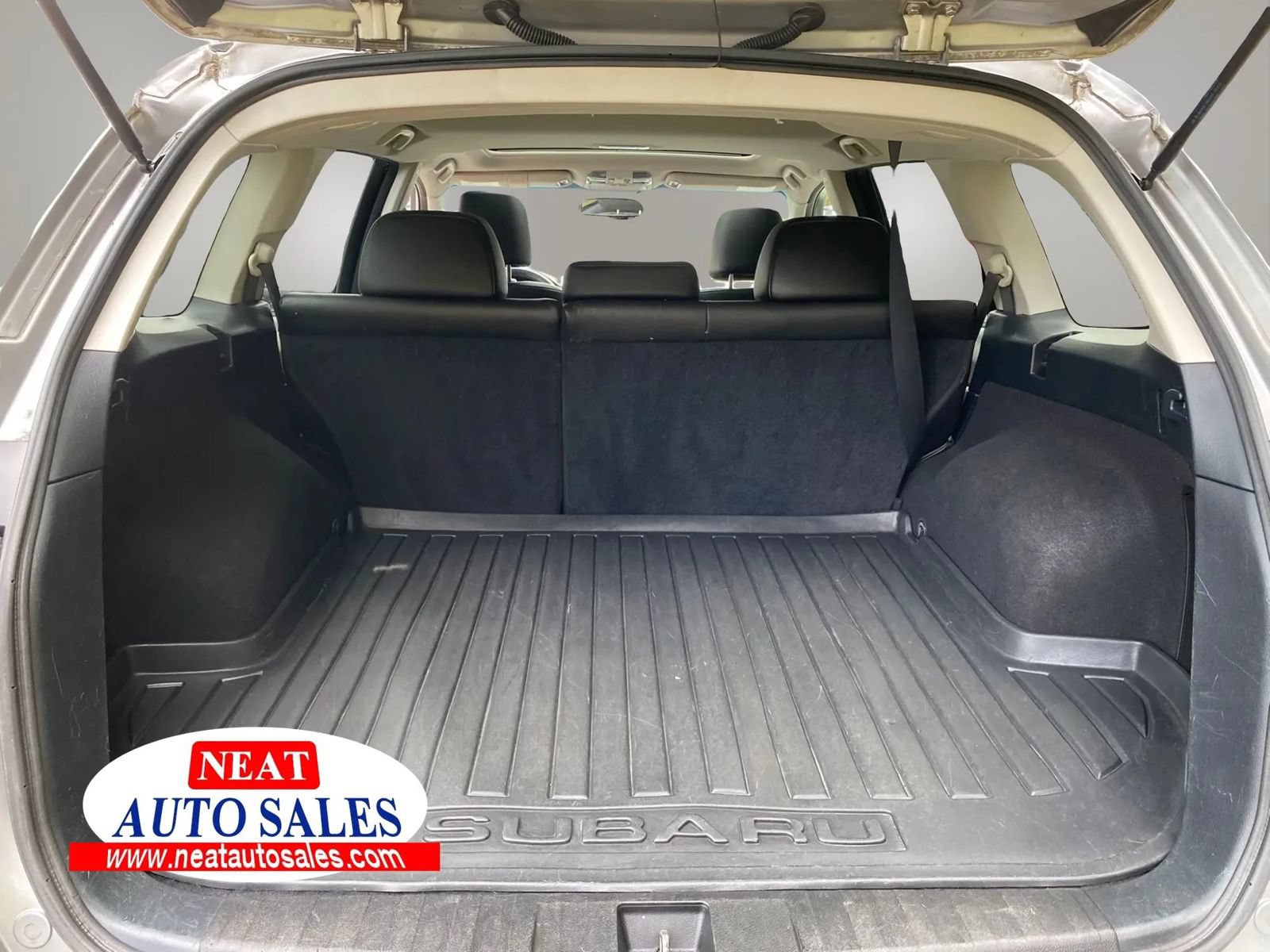 Used 2010 Subaru Outback 2.5i Limited AWD/4WD image 18