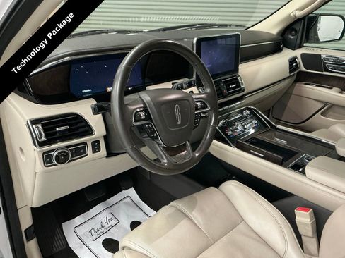 Used 2018 Lincoln Navigator Select w/ Technology Package image 9