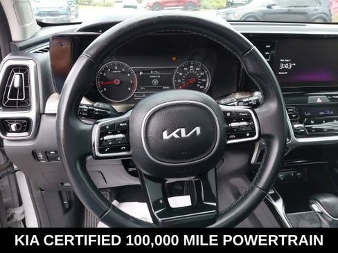 Certified 2022 Kia Sorento EX w/ Panoramic Sunroof Package FWD image 10