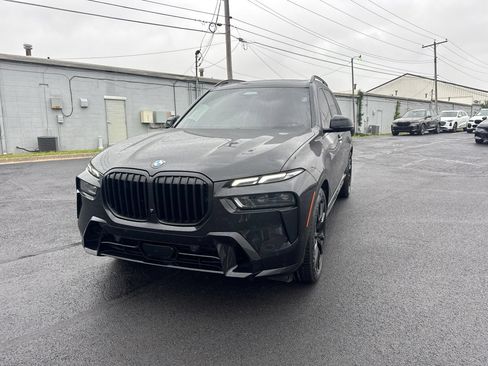 Used 2023 BMW X7 xDrive40i w/ M Sport Package AWD/4WD image 7