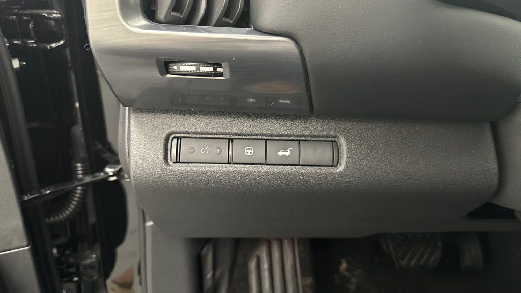 New 2026 Nissan Pathfinder SL AWD/4WD image 17