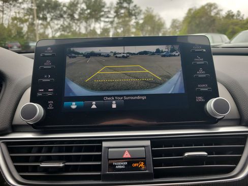 Used 2022 Honda Accord Sport image 32