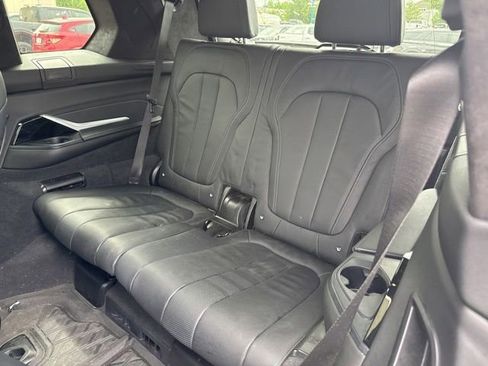Used 2022 BMW X7 xDrive40i w/ M Sport Package AWD/4WD image 15