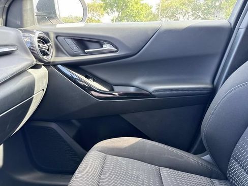 Used 2025 Chevrolet Equinox LT FWD image 31