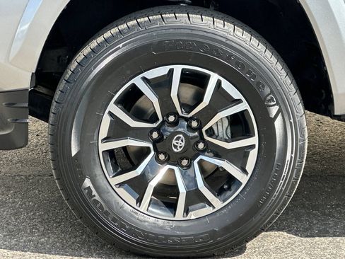 Used 2023 Toyota Tacoma TRD Sport AWD/4WD image 35