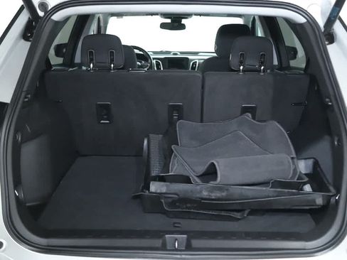 Used 2020 Chevrolet Equinox LT w/ Driver Convenience Package FWD image 32