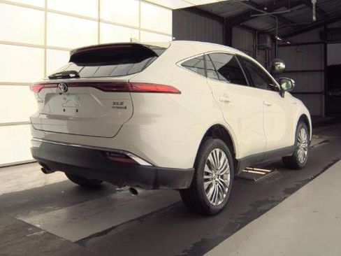 Used 2021 Toyota Venza XLE AWD/4WD image 2